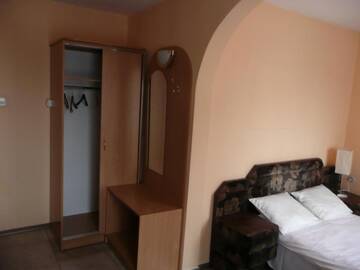 Фото номера Двухместный номер с 1 кроватью Отель Azymut Hotel &amp; Restaurant г. Andrespol 5