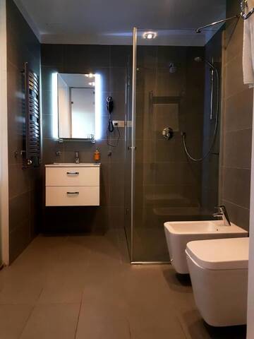 Фото номера Двухместный номер Делюкс с 1 кроватью Отель Azymut Hotel &amp; Restaurant г. Andrespol 4